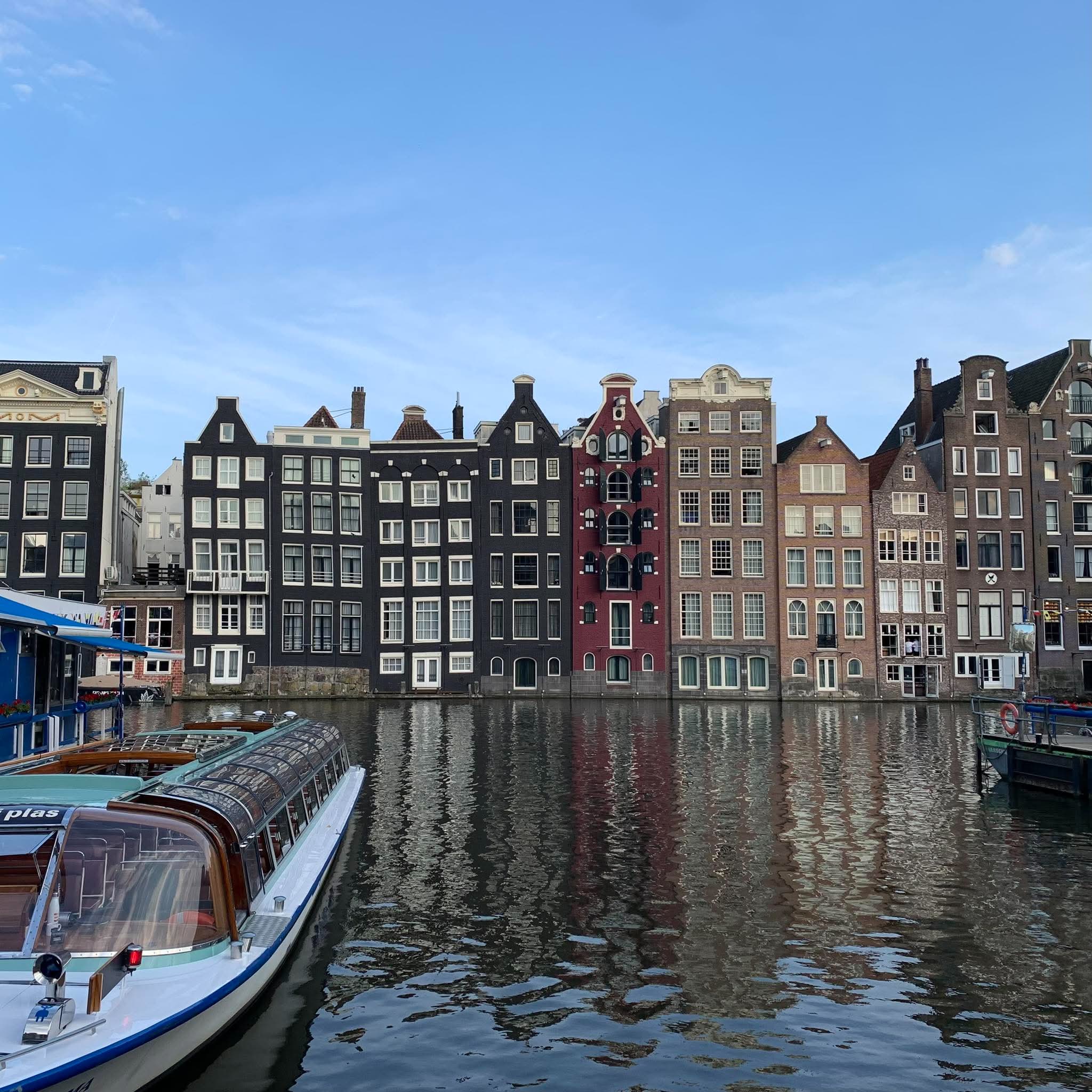 Amsterdam - 10 Page Micro Travel Guide by Itineroo