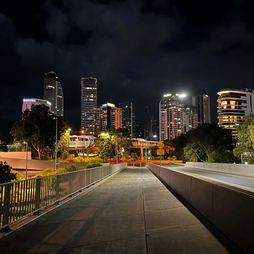 Gold Coast - 10 Page Micro Travel Guide by Itineroo
